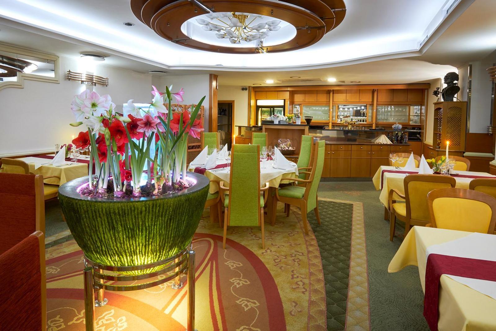 Hotel Eroplan Rožnov pod Radhoštěm 외부 사진