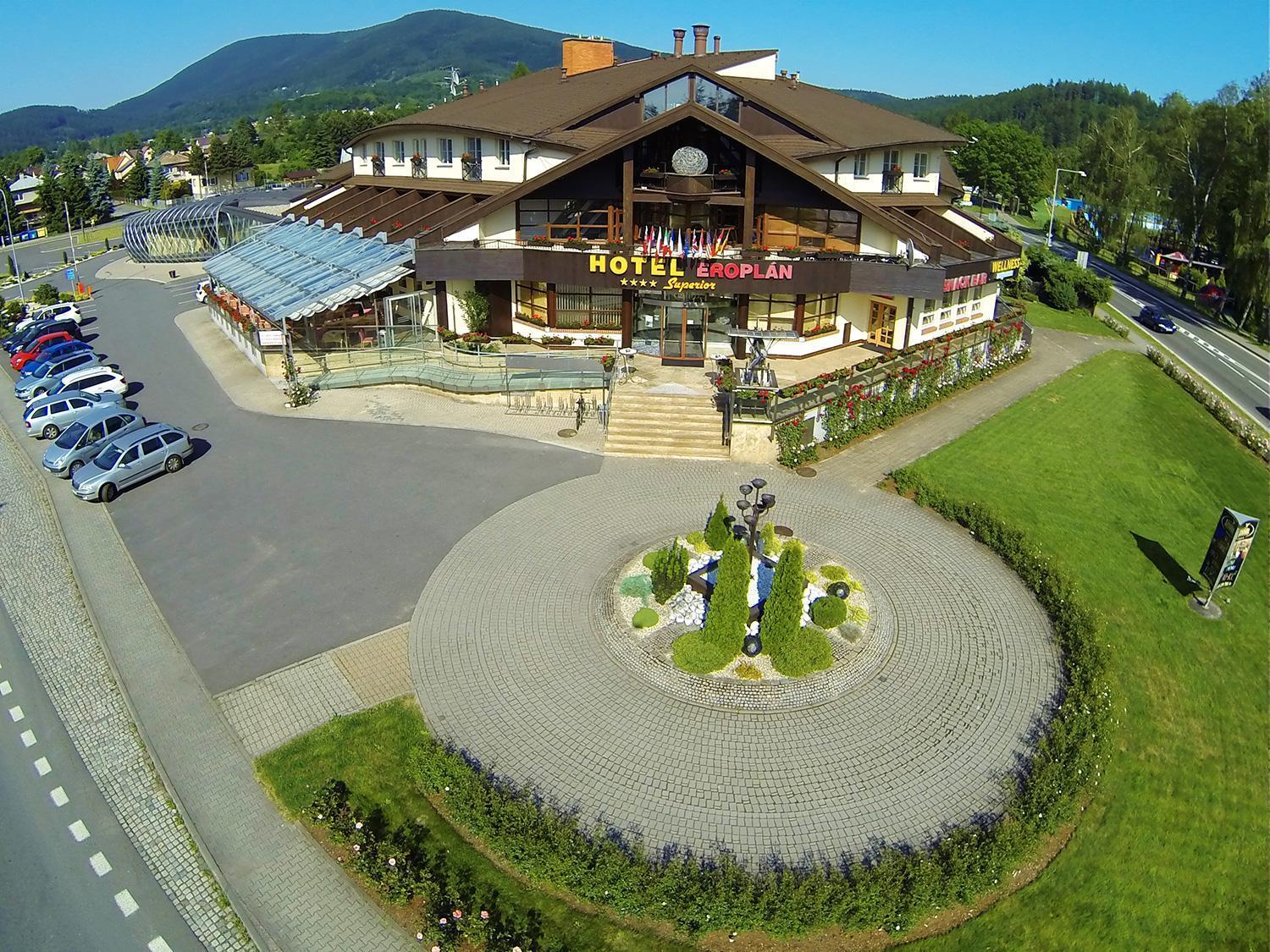 Hotel Eroplan Rožnov pod Radhoštěm 외부 사진